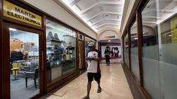 Burlington Square (D7), Retail #557526741